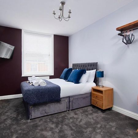 Delven House, Apartment 5 - Self Check-In, Self-Catering Serviced Apartment For East Midlands Airport Касъл Донингтън Екстериор снимка